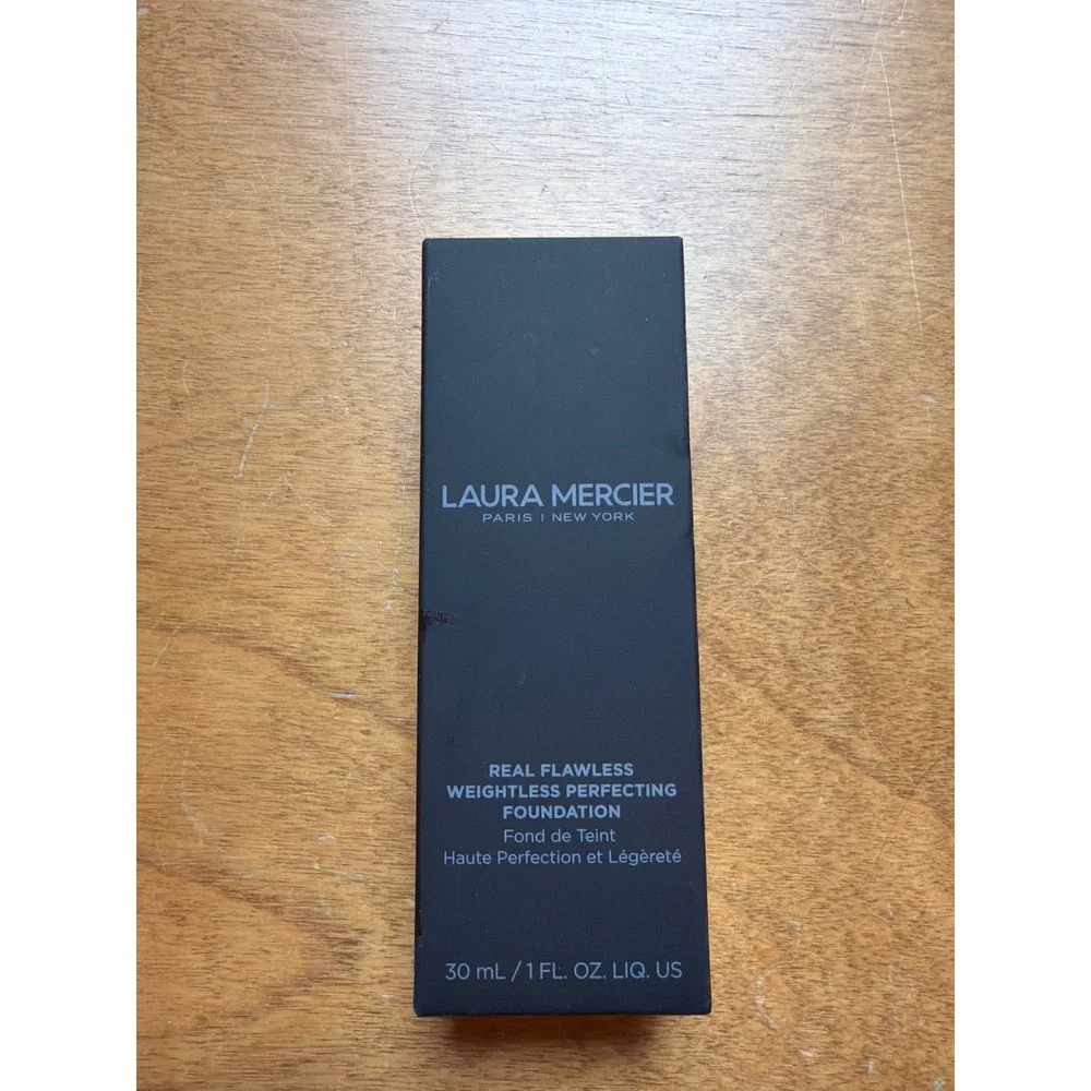 Laura Mercier Real Flawless Weightless Perfecting Foundation 2C1 Ecru 1oz 30ml